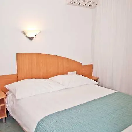 Hotel Sahara