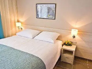 Sahara Hotel